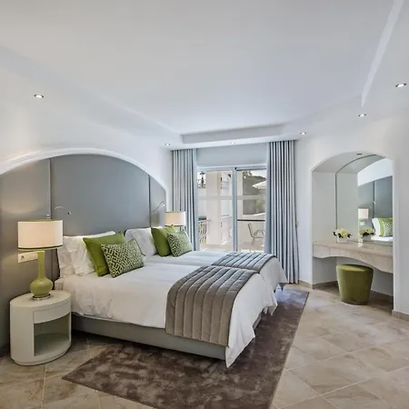 Four Seasons Fairways Vakantiepark 4*