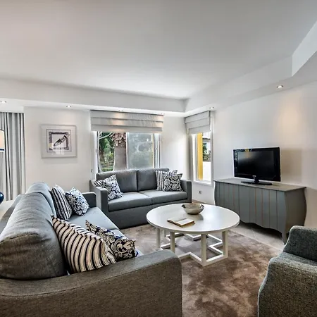 פארק נופש Four Seasons Fairways קינטה דו לאגו