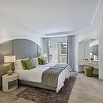 Four Seasons Fairways Parque de vacaciones 4*