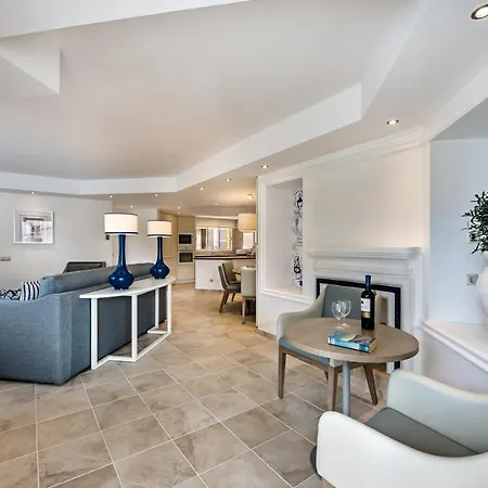 Four Seasons Fairways Holiday park 4*